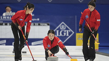 尼克斯一直